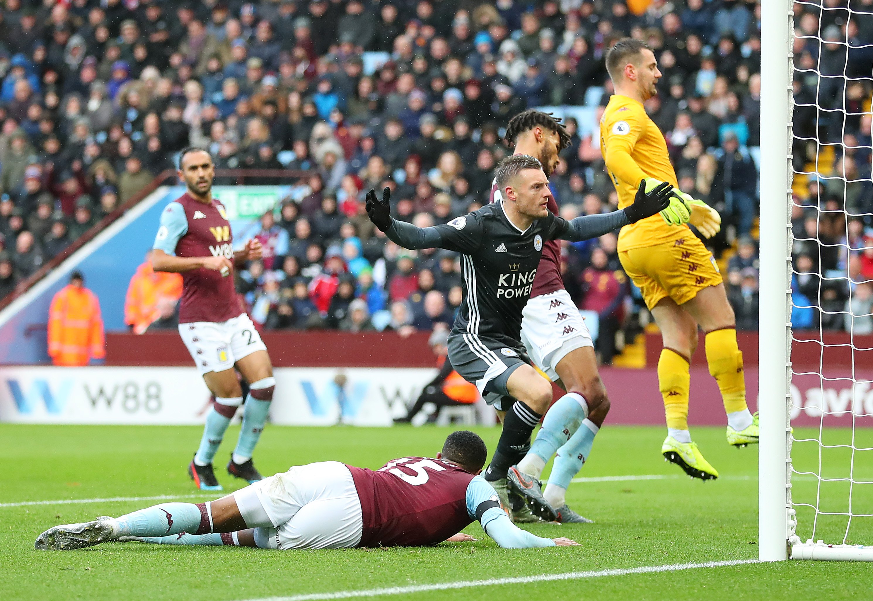 据有利位置 据有利位置